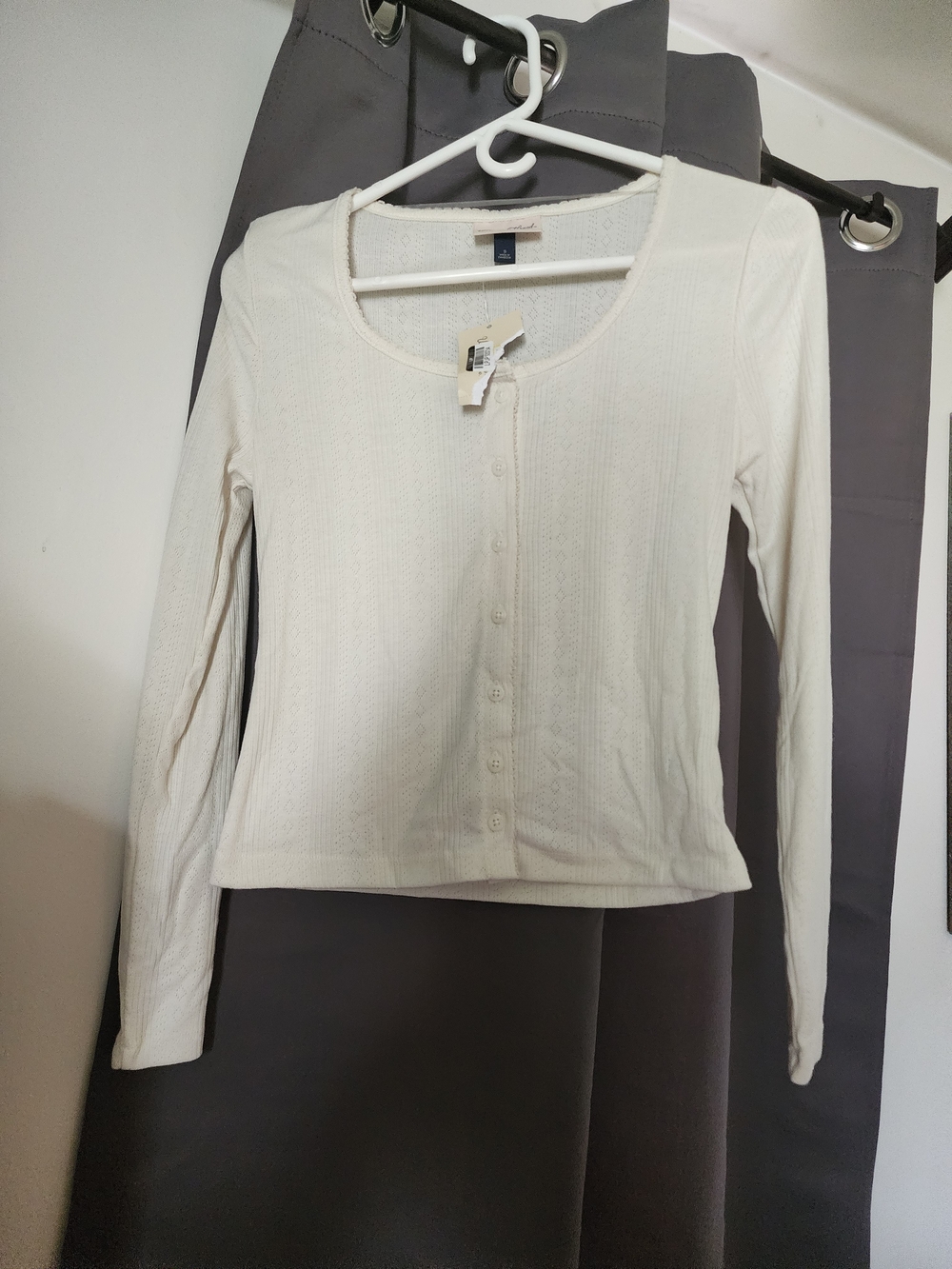 Universal Thread Cream Long-Sleeve Button-Front Knit Top